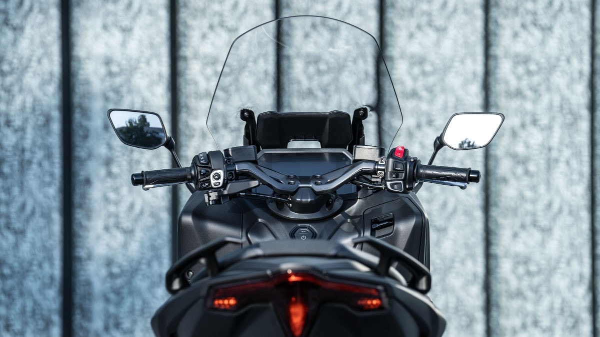 Yamaha TMax: l'icona si rinnova per il 2025